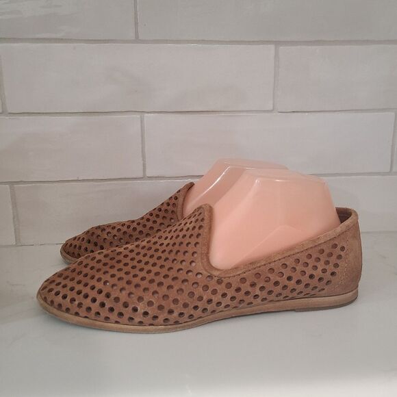 Pedro García Yasmin Perforated Suede Tan Almond Toe Loafer Flats Shoes Size 9.5 - Picture 11 of 11